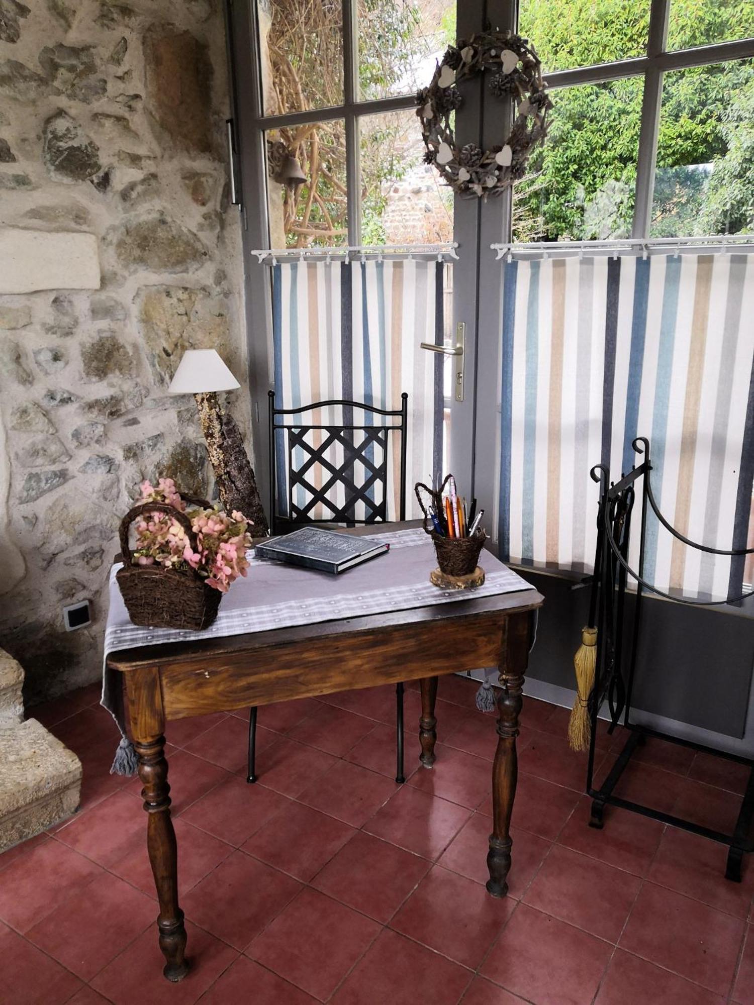 Gite Du Hameau D'Amignie Vernay Exteriör bild